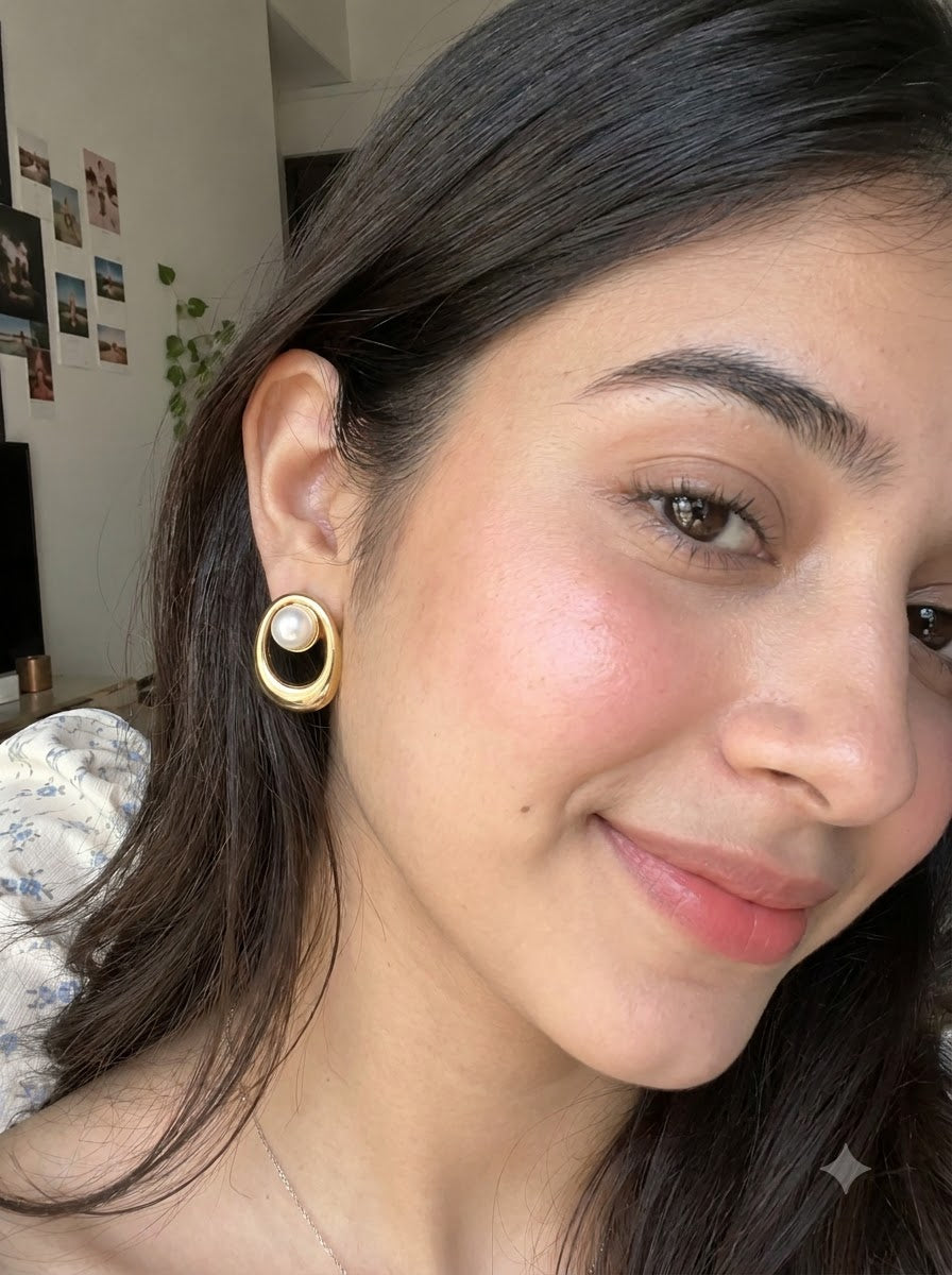 Elora Pearl Earrings