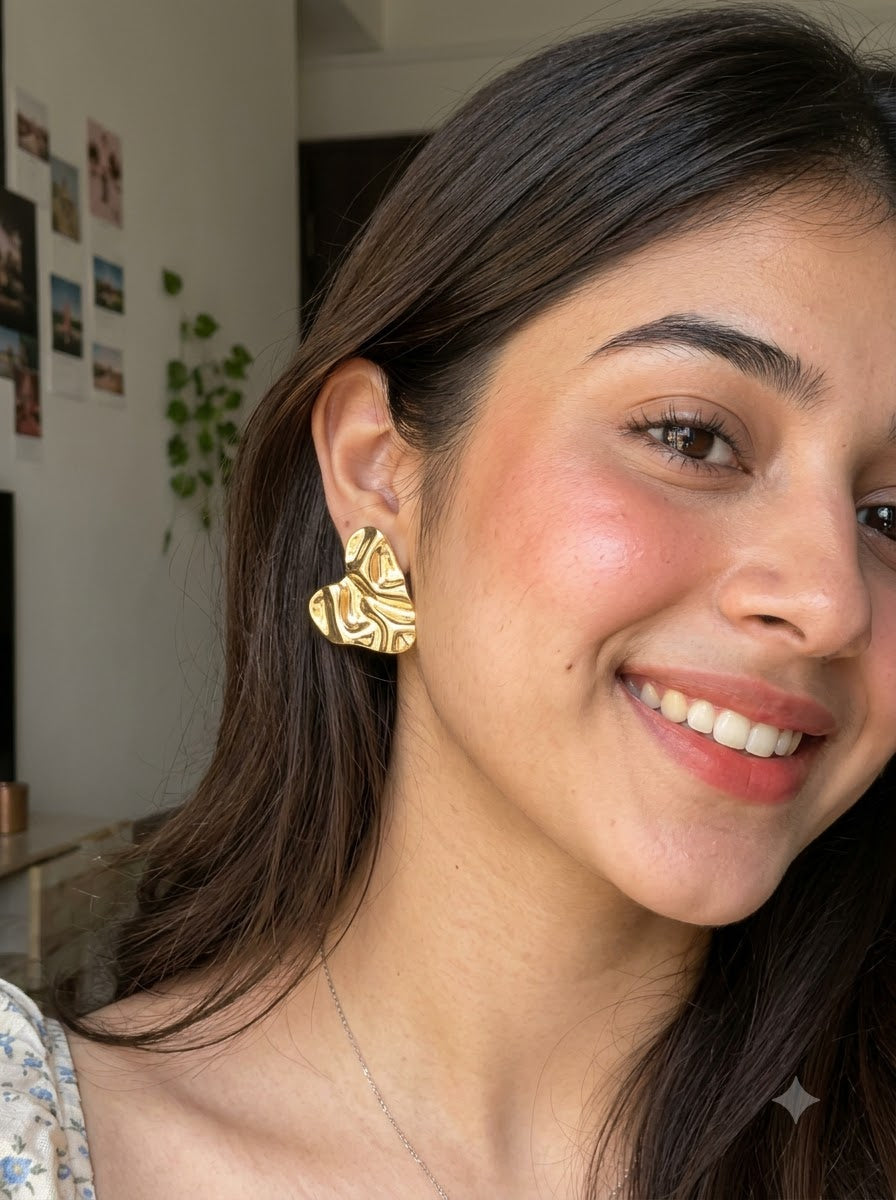 Elora Wave Heart Earrings