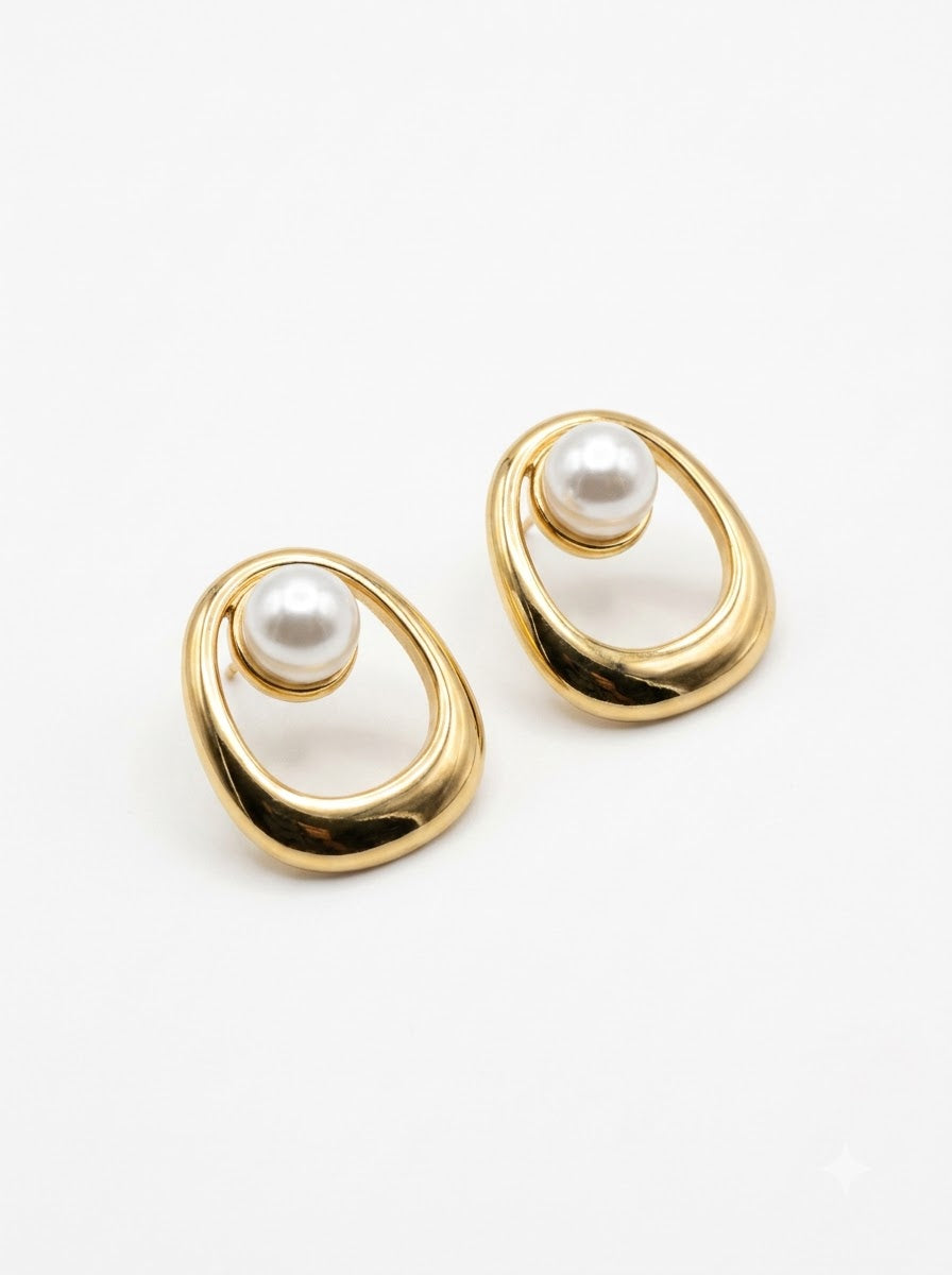 Elora Pearl Earrings