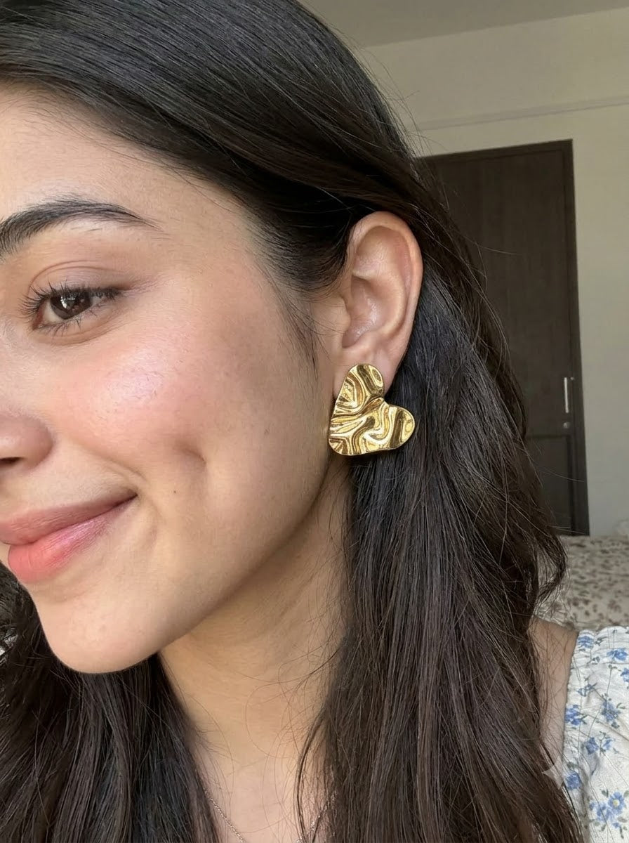 Elora Wave Heart Earrings