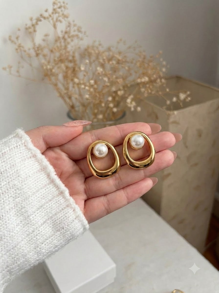 Elora Pearl Earrings