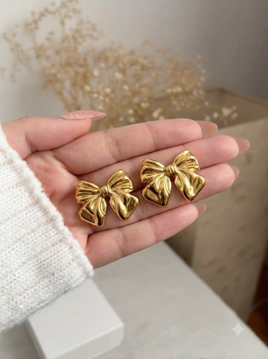 Amora Bow Earrings